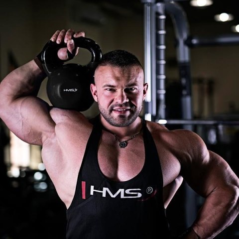 KNV24 BLACK KETTLEBELL ŻELIWNY POKRYTY WINYLEM HMS HMS KNV24 BLACK KETTLEBELL ŻELIWNY POKRYTY WINYLEM HMS HMS